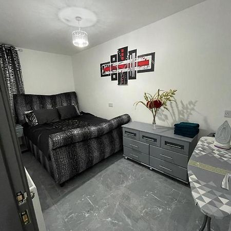 3 Bedroom Whalley Aparthotel Burnley Extérieur photo