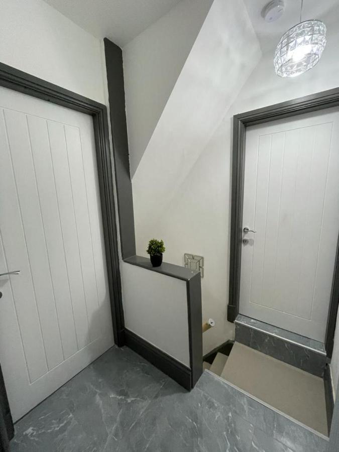 3 Bedroom Whalley Aparthotel Burnley Extérieur photo
