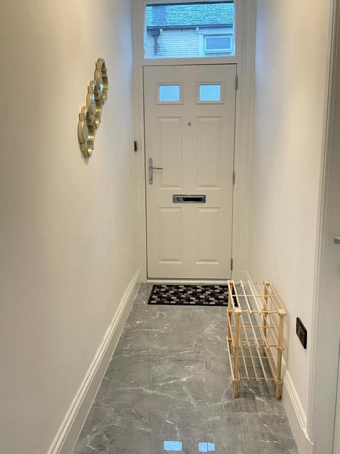 3 Bedroom Whalley Aparthotel Burnley Extérieur photo