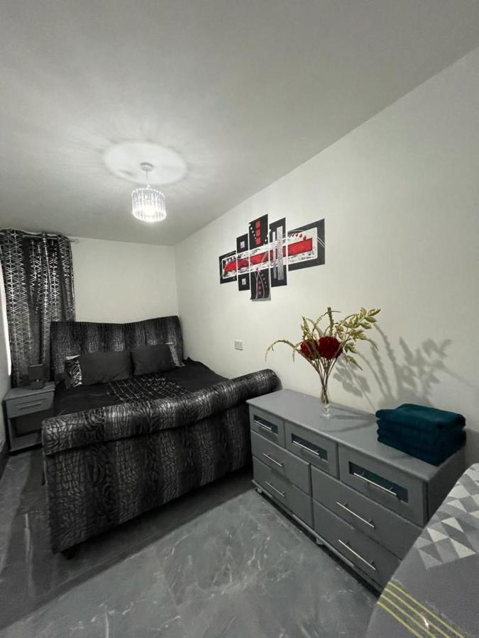 3 Bedroom Whalley Aparthotel Burnley Extérieur photo